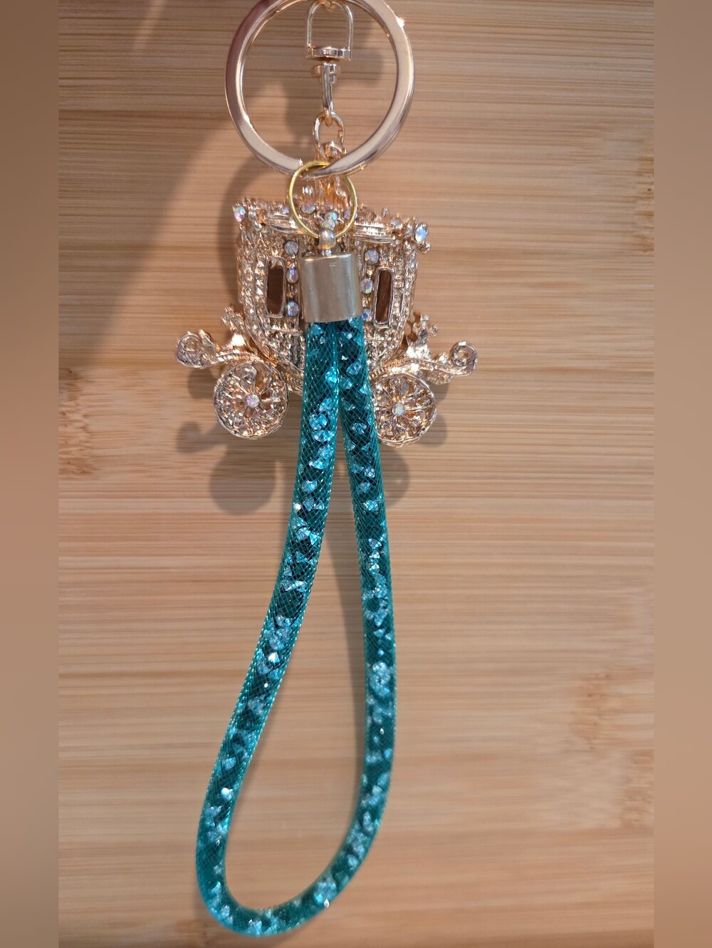 ✨ Luxury Rhinestone Cinderella Carriage Bag Charm & Keychain ✨ - Picture 9 of 16